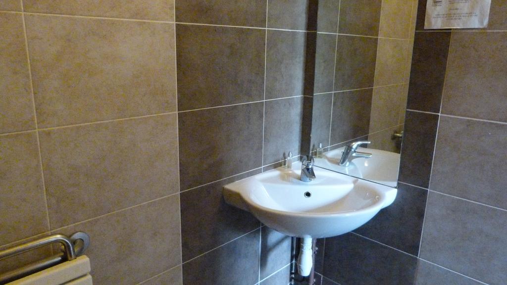 La Maison Des Randonneurs Hostel Auxerre Kamer foto