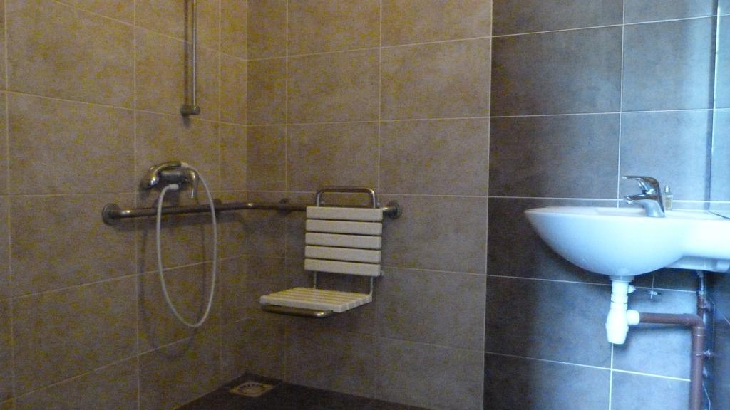 La Maison Des Randonneurs Hostel Auxerre Kamer foto