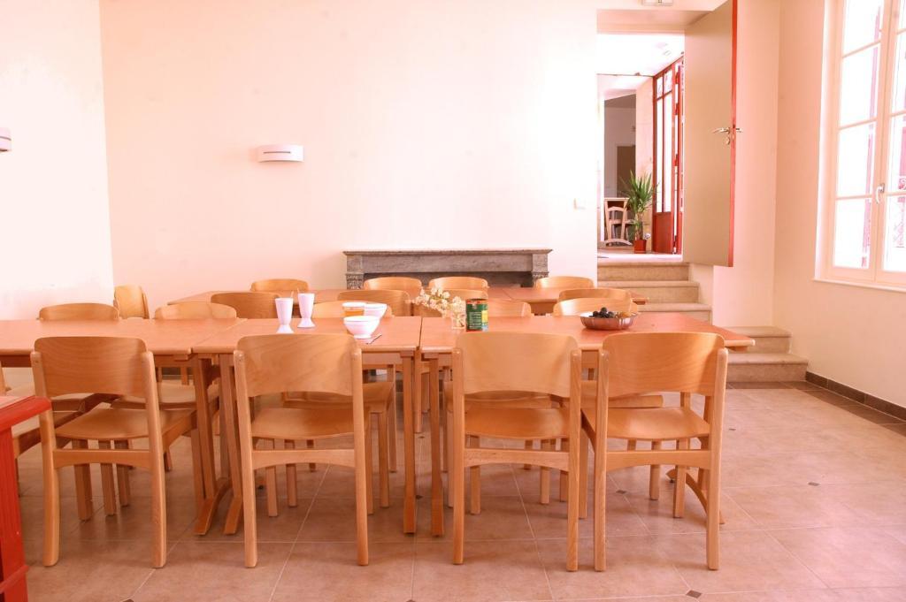 La Maison Des Randonneurs Hostel Auxerre Buitenkant foto