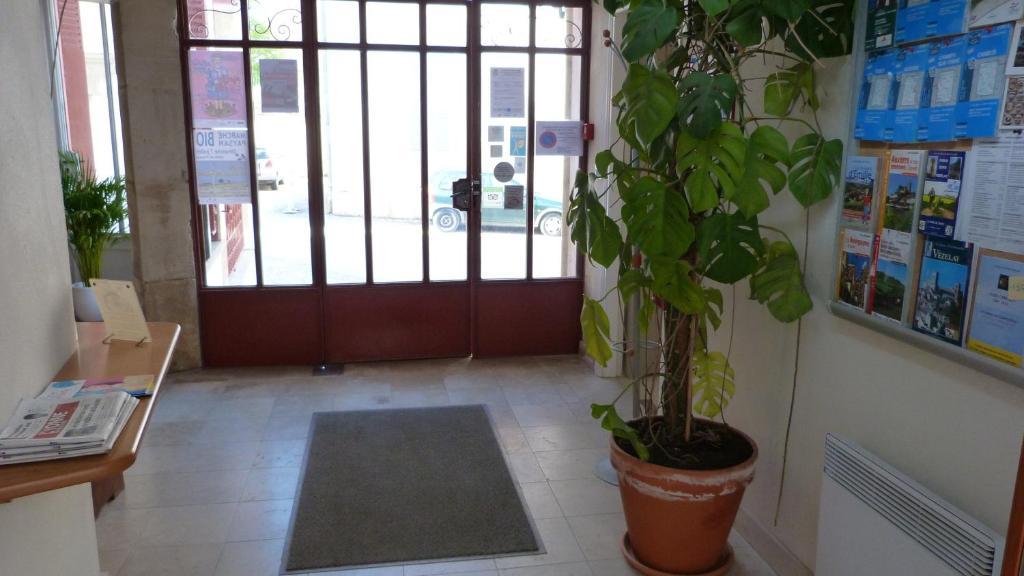 La Maison Des Randonneurs Hostel Auxerre Buitenkant foto